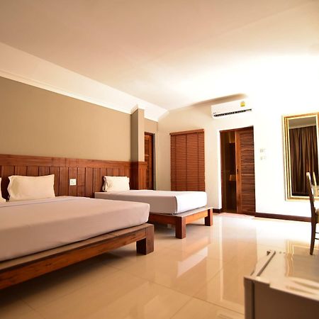 Fantasy Resort Nakhon Sawan Exterior photo