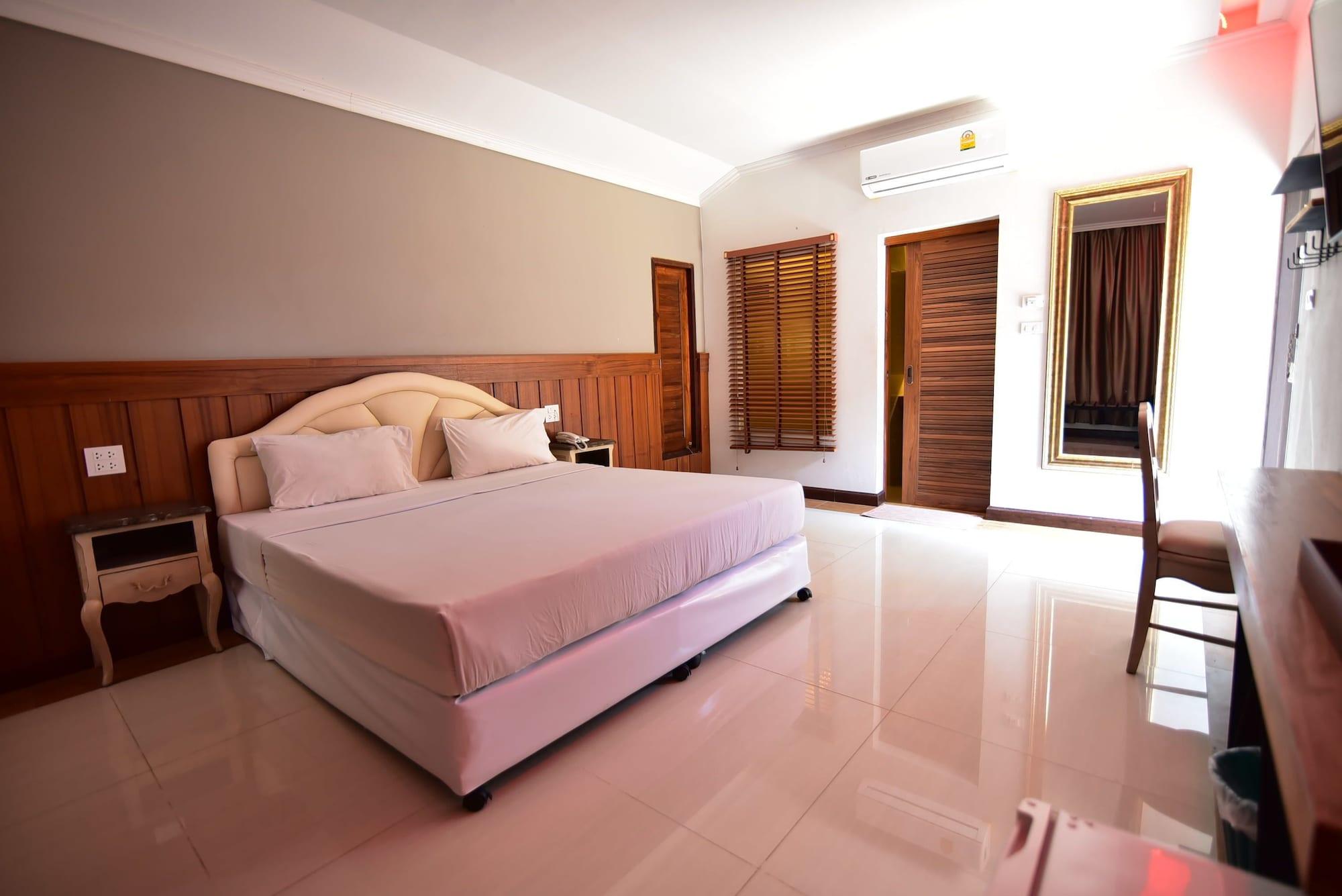 Fantasy Resort Nakhon Sawan Exterior photo