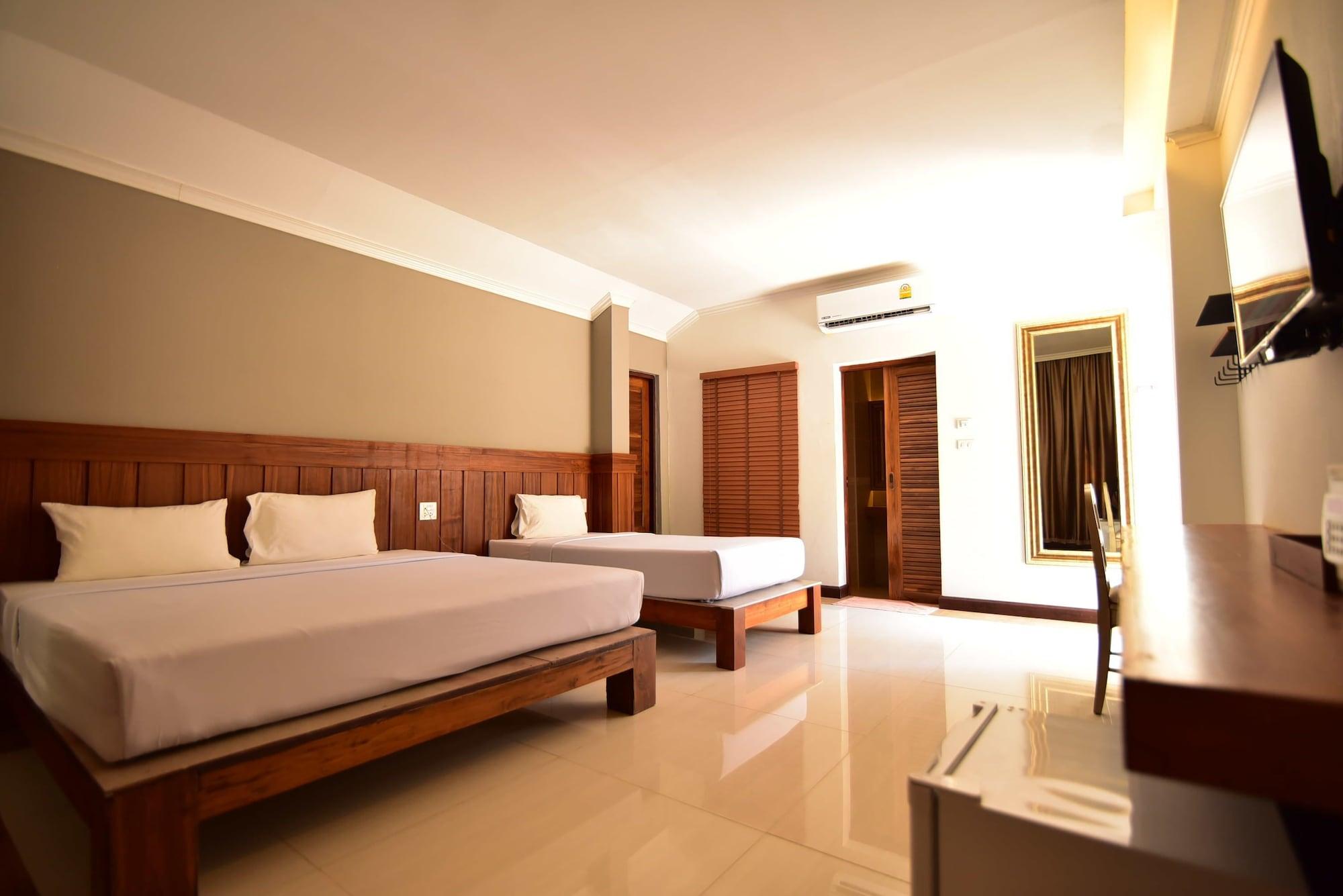 Fantasy Resort Nakhon Sawan Exterior photo