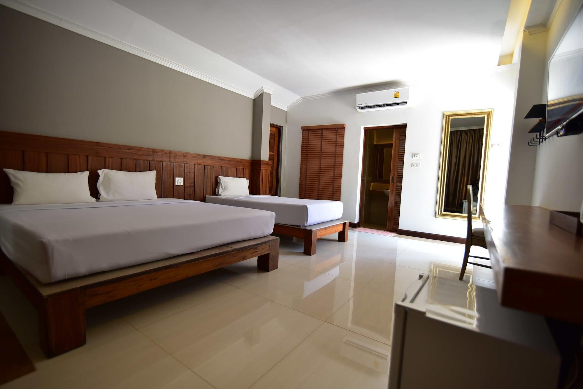 Fantasy Resort Nakhon Sawan Exterior photo